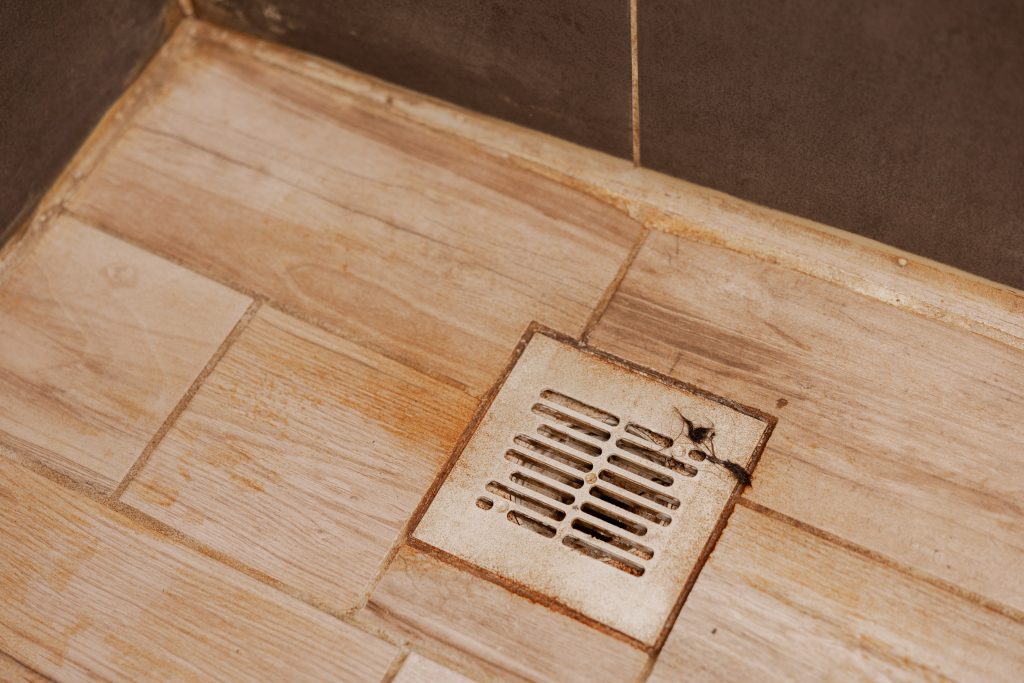 Comment déboucher une douche ? Monsieur Boris